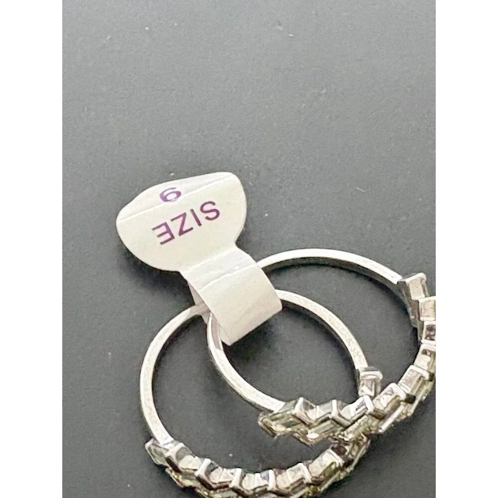 2 rings - great for stacking!